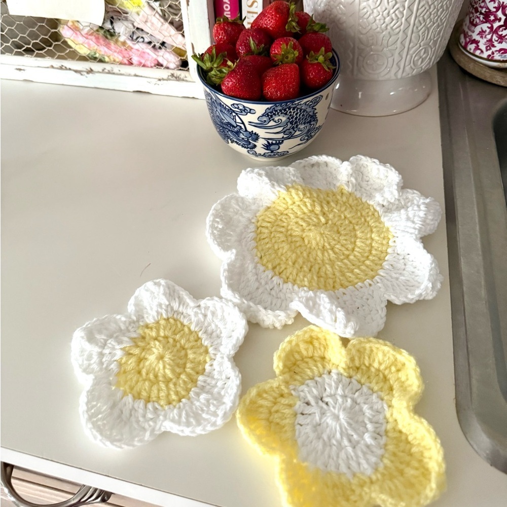 Handmade Crochet Flower Set – Pot Holder & Coasters (3 Pieces)
